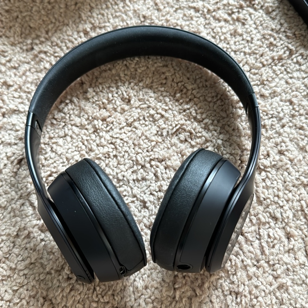 Like New BeatsSolo 3